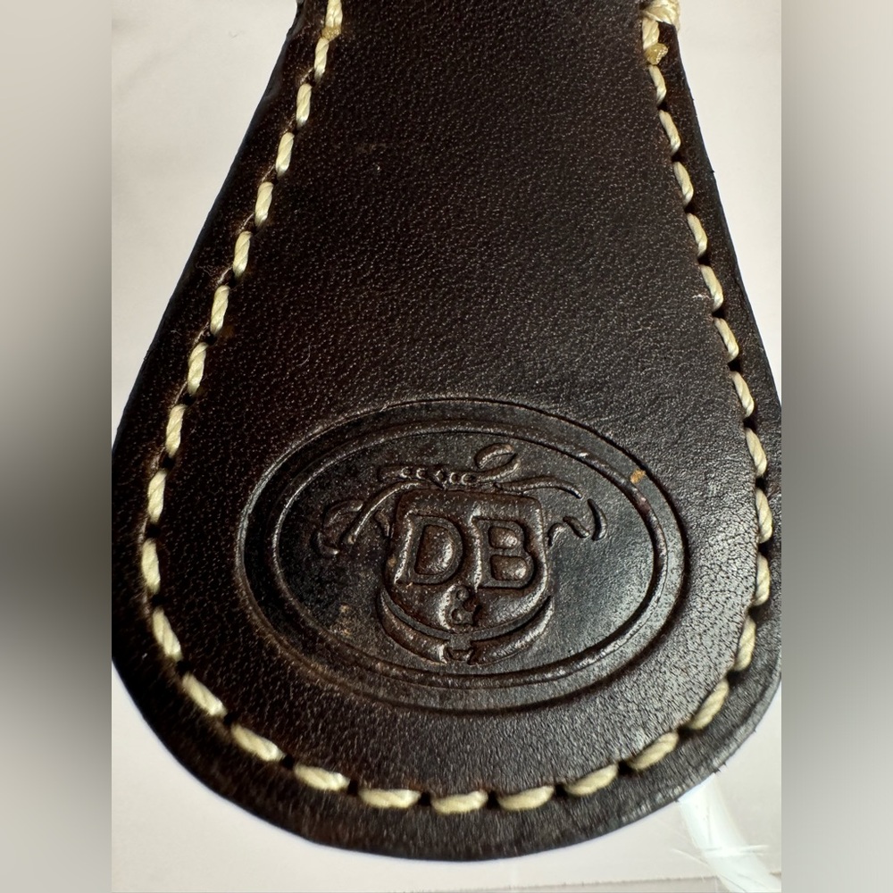 #120 Dooney & Bourke Rare Crest Leather Key Fob - Picture 2 of 8